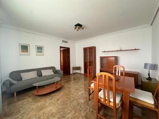 Location Appartement à Ciudad Jardín - Zoco. Se alquila estudio de larga duración en ciudad jardín