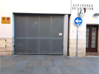 Aparcament cotxe  Plaza don luis venegas. Se vende amplia plaza de garaje en gutierrez de los ríos