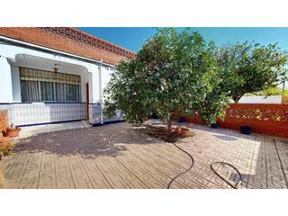 Haus in Poniente-Norte - Miralbaida - Parque Azahara. Presentamos magnifica casa situada en la barriada de la electrom