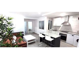 Piso en Ciudad Jardín - Zoco. Inversión lista para rentar junto al parque juan carlos i  oport