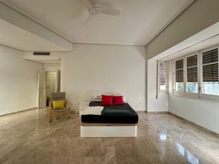 Rent Flat in Ciudad Jardín - Zoco. Habitaciones a estrenar en ciudad jardín  junto a avda. medina a