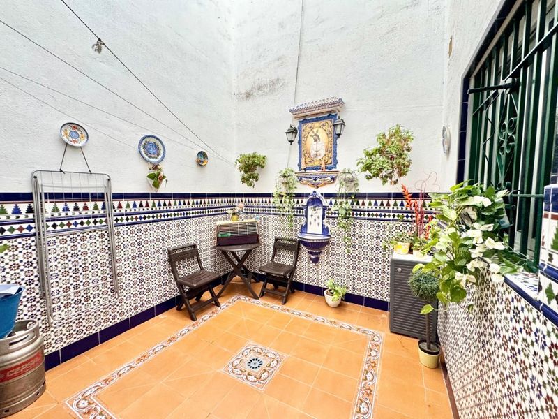 Foto cefb9c68-37f5-491c-b978-6be1f55a6643. Casa a Campo de la Verdad - Miraflores Córdoba