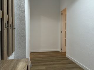 Location Appartement  Calle alcalde sanz noguer. Habitaciones en piso amplio y luminoso en ciudad jardín!