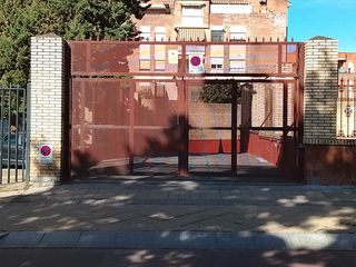 Aparcament cotxe a Avenida Gran Via Parque