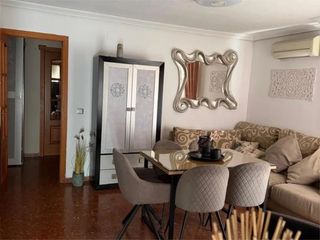 Appartement à Cañero. Piso de cuatro dormitorios en fidiana