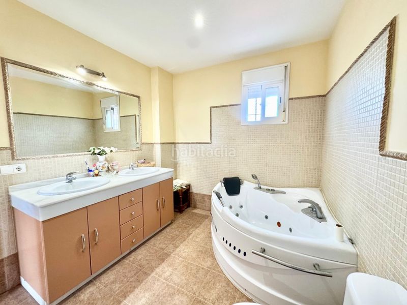 Foto d28415fa-f484-4226-a96a-69a91fdf45a0. Casa amb aparcament piscina a El Higuerón Córdoba