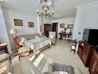 Pis  Calle de los olivos. Piso en barrio santa rosa junto a avd almogavares