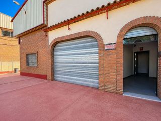 Miete Fabrikhalle  Calle andres barrena. Nave aislada de 750 m sobre parcela de 1.000 m  máxima seguridad
