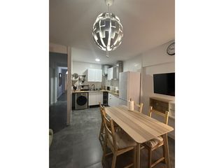 Location Appartement à Ciudad Jardín - Zoco. Se alquila piso para estudiantes en ciudad jardín para chicas