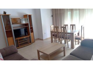 Rent Flat in Ciudad Jardín - Zoco. Piso para estudiantes!