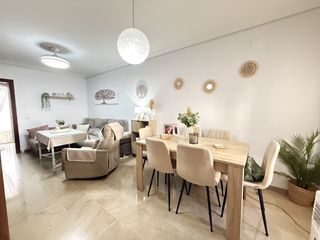 Casa in Villafranca de Córdoba. Amplia casa con sótano, cochera y terraza, a solo 15 minutos de