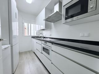 Location Appartement  Calle miguel benzo. Vive con luz, tranquilidad y todas las comodidades junto a repúb