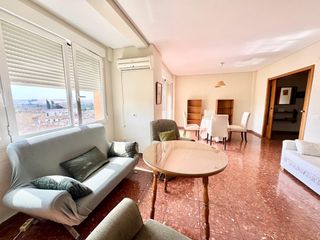 Rent Flat in Casco Histórico  - Ribera - San Basilio. El piso que todos los estudiantes y profesores buscan 142 m, ter