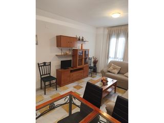 Rent Flat  Calle marques de guadalcazar. Se alquila en huerta la reina con 2 dormitorios, 2 baños un bajo