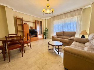 Miete Etagenwohnung in Ciudad Jardín - Zoco. Amplio y elegante piso para estudiantes de 4 dormitorios en aven