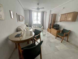 Lloguer Pis a Ciudad Jardín - Zoco. Vivienda en alquiler exterior con ascensor en el corazon de ciud