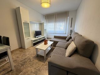 Flat  Avenida republica argentina. Magnífico piso de 2 dormitorios con ascensor y trastero en aveni