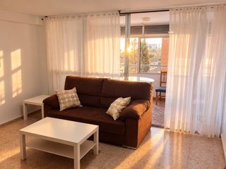 Miete Etagenwohnung in Vista Alegre - Parque Cruz Conde. Piso en av. virgen de los dolores ideal para parejas y estudiant