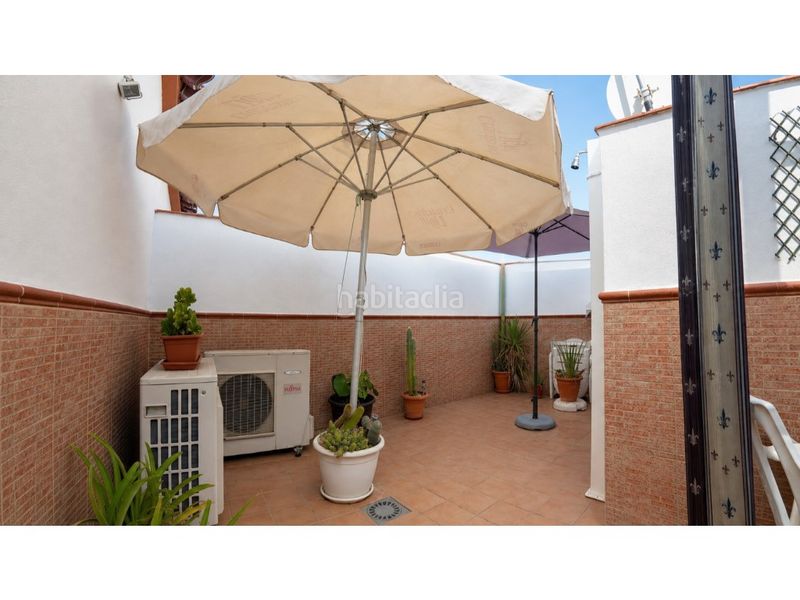 Foto 1777e266-6d68-4a4e-9e56-21a7a11e2393. Casa a schiera con parcheggio in Carlota (La)