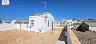 Casa en Calle sevilla 30. Un hogar para soñar y un espacio para crecer en lebrija