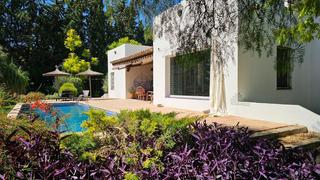 Casa a Parque Atlántico - Ronda este. Exclusiva villa independiente en parcela de 2.580 m privacidad,