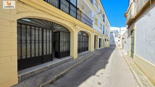 Local Comercial en Calle de rodrigo le�n 7. Local de 525 m2 en el centro de jerez  planta calle  s�tano