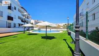 Appartement  Juan pablo ii. Piso con licencia turística, piscina, garaje y trastero en arcos