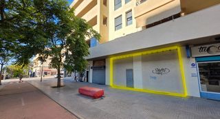 Geschäftsraum in Calle periodista carmen burgos 3. Local comercial en bruto con 230 m2 útiles en dos plantas  aveni