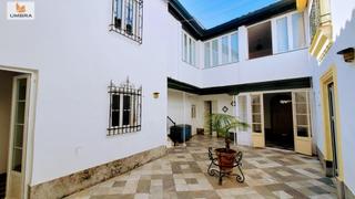 Casa  Calle guadalete. Espectacular casa de 2 plantas, con 2 viviendas, situada en plen