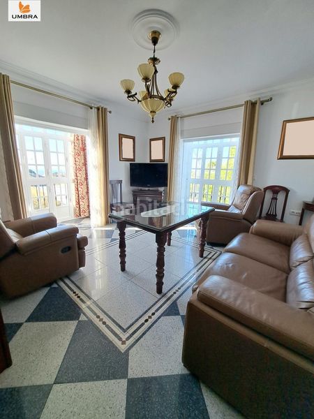 Foto 58d0bb33-d137-4ae4-88bd-3fb010cc0c5c. Casa amb aparcament a Medina Sidonia