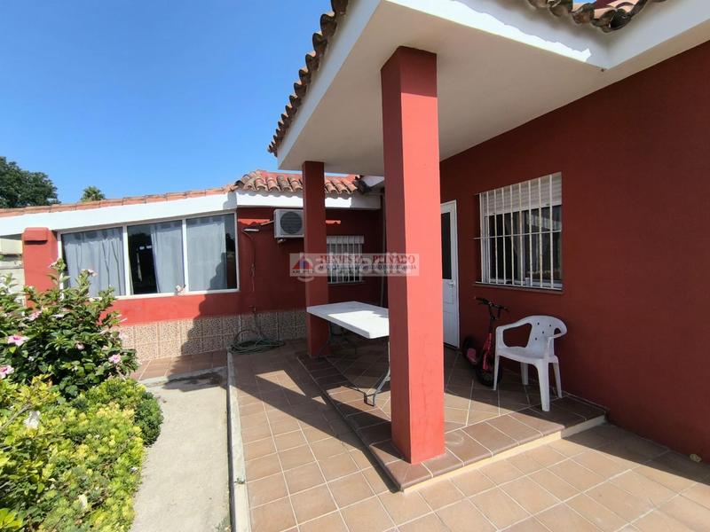 Foto e73b3596-9015-419c-b0a4-5079edd636c9. Chalet el puerto de santa maríachalet en Carretera de Sanlúcar - Sudamérica Puerto de Santa María (El)