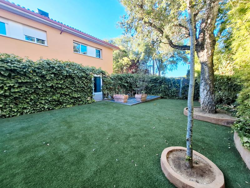 Foto 2de65e8c-8d62-40e0-94fe-bfbfc9c1cfff. Casa adossada amb calefacció aparcament piscina a Pals