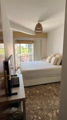 Pis a Carrer hierbabuena 17. Piso de 3 habitaciones y mucha luz !!!
