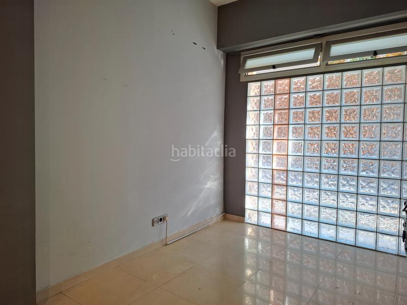 Foto 238965a6-9ec0-4b68-a5ef-7d210e931418. Local comercial local/vivienda en calle tranquila en Barcelona