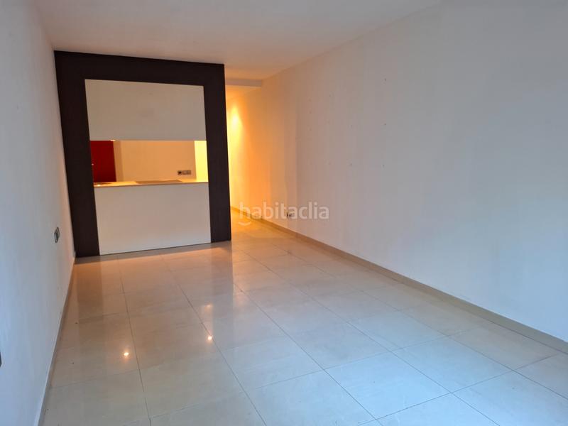 Foto ecf84529-6ea6-4ec8-a50a-1e3d8a900b98. Local comercial local/vivienda en calle tranquila en Barcelona
