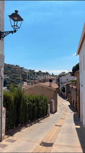 Foto 22785b30-0dee-46a2-b3b9-8635ff16b67f. Masia amb xemeneia aparcament a Begur Begur