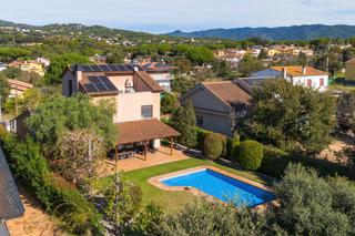 Xalet  Passatge can guineu. **casa unifamiliar en l'ametlla del vallès: un oasis de confort