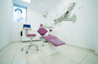 Transfer Business premise in Centre. Oportunidad de traspaso – clínica dental en pleno funcionamiento