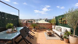 Haus in Col·legis Nous. Chalet pareado en venta en merce rodoreda