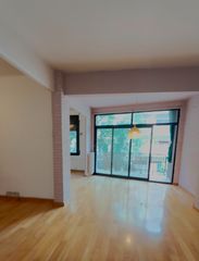 Pis a Carrer del rossell� 362. Amplio piso con terraza, ascensor y gran potencial en l'antiga e
