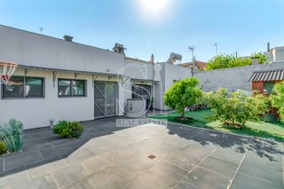 Casa in Carrer de sant josep 22. La única vivienda de una sola planta en toda la urbanización