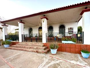 Masia a Almodóvar del Río. Zona cuevas bajas parcela de terreno de 6.400 m2 con casa de 130