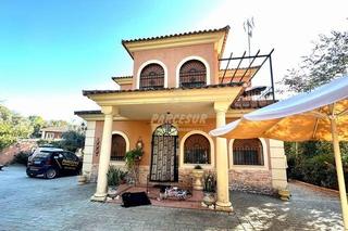 Casa a Santa Maria de Trassierra. Parcela de 1000 m2 con precioso chalet de 180 m2 en 2 plantas y