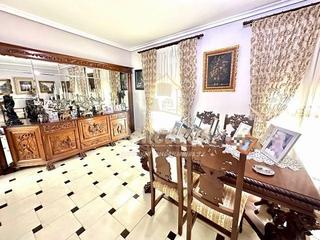 Maison à Huerta de la Reina - Trassierra. Edificio con viviendas y espacio para almacen o apartamentos.