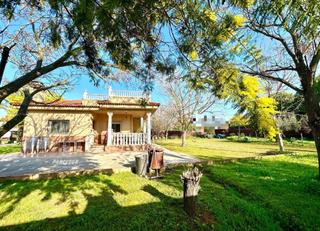 Casa a El Higuerón. Bonita casa con piscina en ctra palma del río a 5 minutos de cór