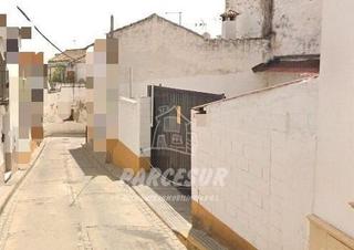 Terreny residencial a Almodóvar del Río. En almodóvar del río, solar de 180m aprox. con luz y agua.