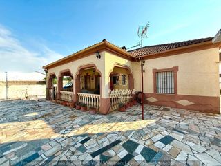 Casa a El Higuerón. Zona crta. aeropuerto  parcela de 1.500m2 con casa y piscina, ag