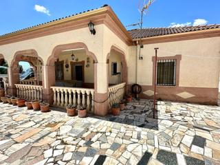 Maison à El Higuerón. Zona rotondas aeropuerto parcela de 1.500m con casa y piscina, a