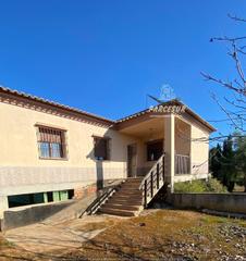 Haus in Posadas. Posadas parcela de terreno de 3.000m con casa en 2 plantas.