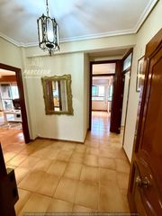 Rent Flat in Ciudad Jardín - Zoco. Magnífico piso en alquiler en el corazón de ciudad jardín, córdo
